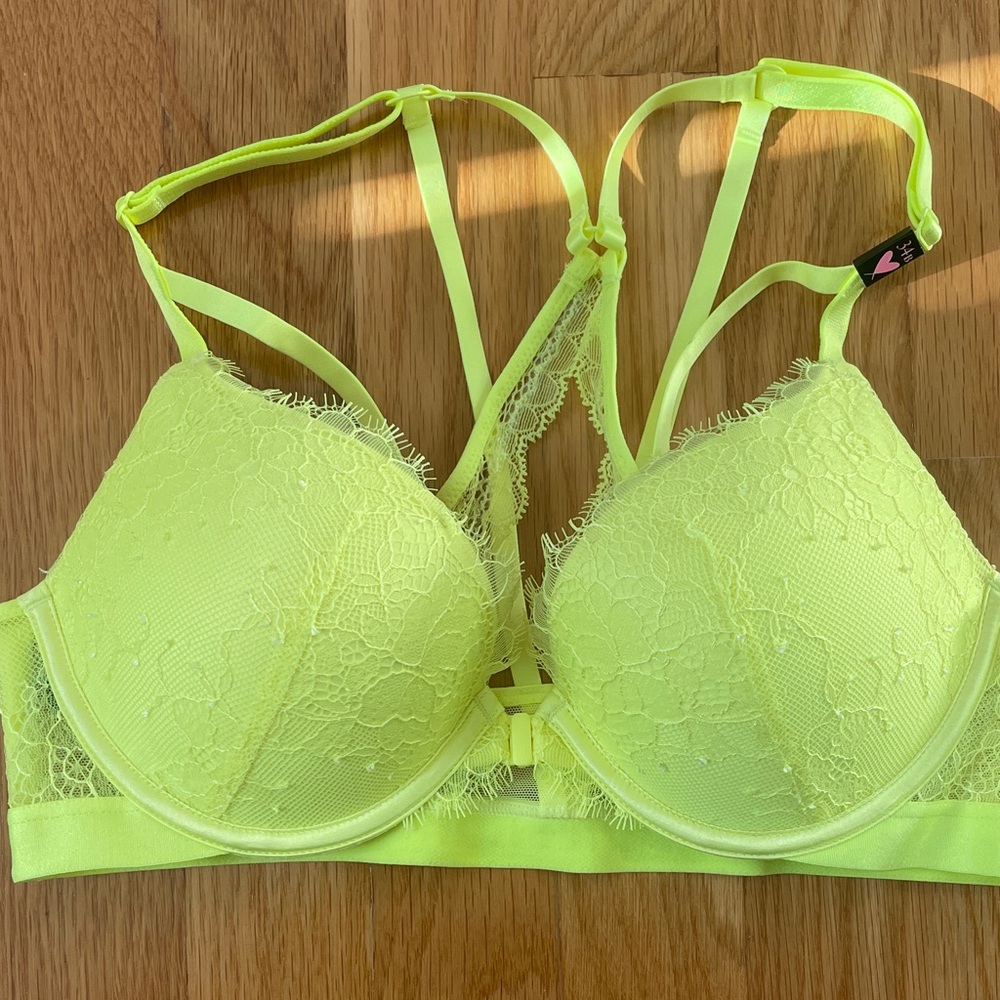 NWT New with Tags Victoria’s Secret Very Sexy Bright Yellow Lace Push Up Bra